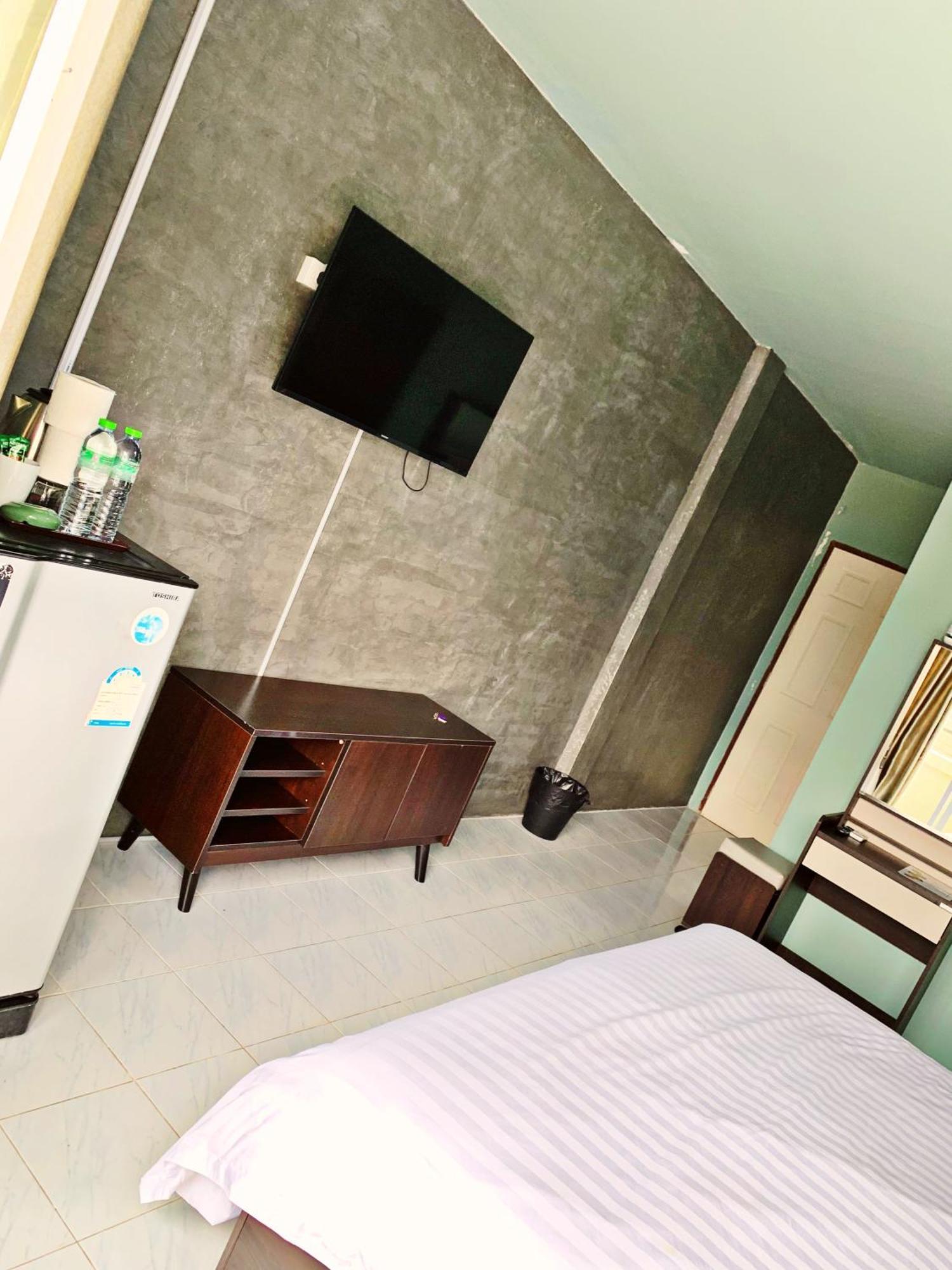 4 Palms Hotel Pratumanak 芭達亞 外观 照片